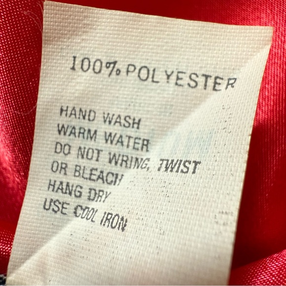 NWT Vintage Natori Scarlet Red Satin and Lace Nightgown, size M - Picture 6 of 10